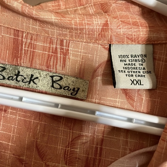 Vintage rayon vacation Hawaiian style shirt. B6 - Picture 3 of 5